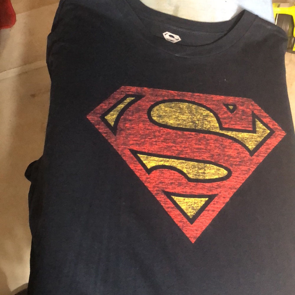 Superman T-shirt Mens size xxl in great condition DC comics